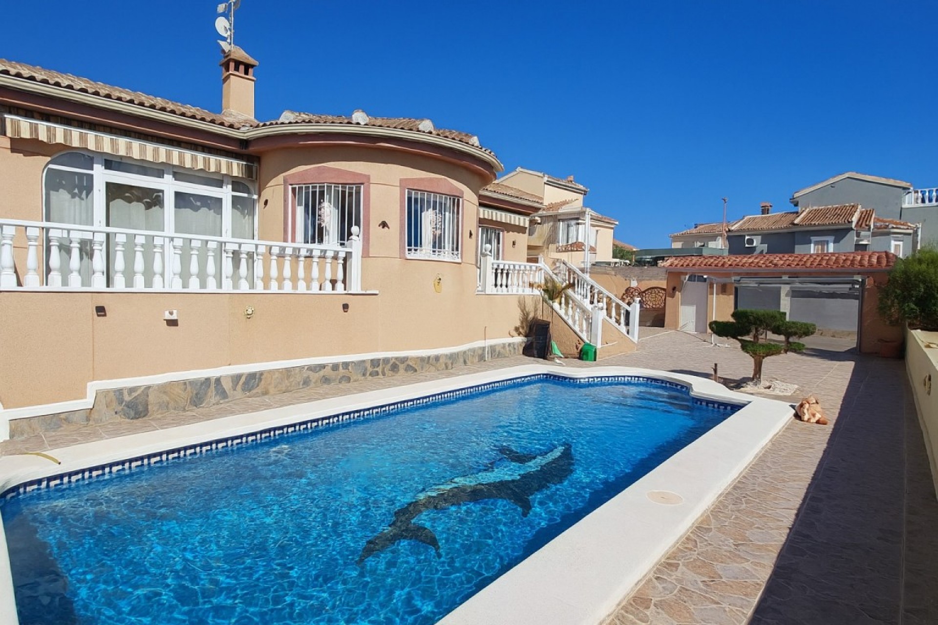 Återförsäljning - Villa -
Benimar - Costa Blanca