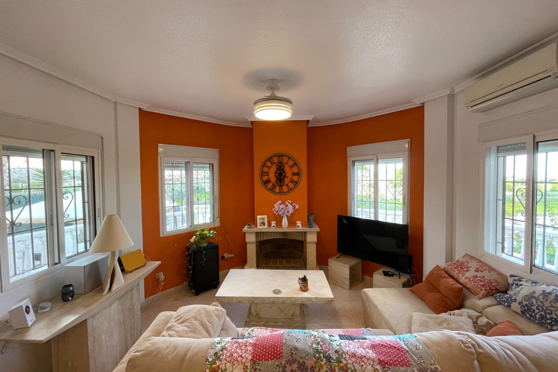 Återförsäljning - Villa -
Bigastro - Inland