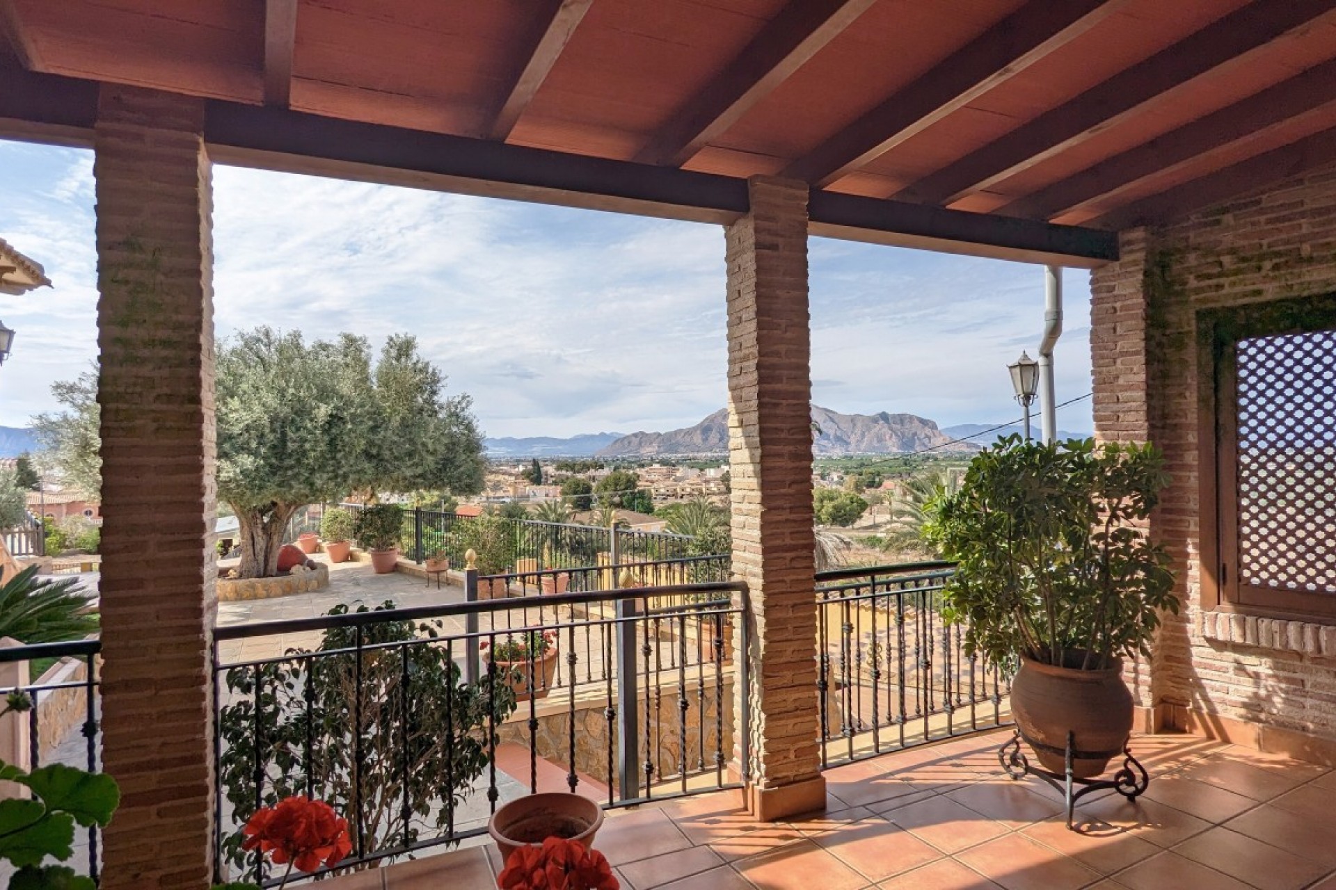 Återförsäljning - Villa -
Bigastro - Inland