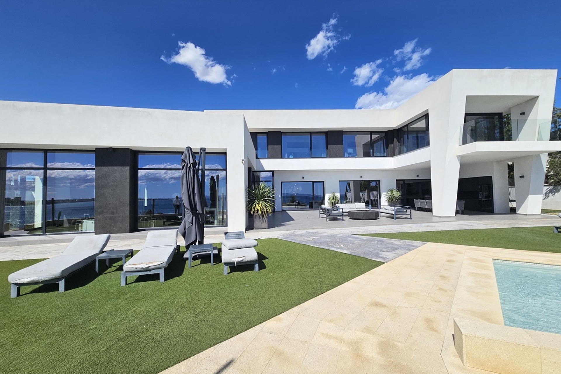 Återförsäljning - Villa -
Cabo Roig - Costa Blanca
