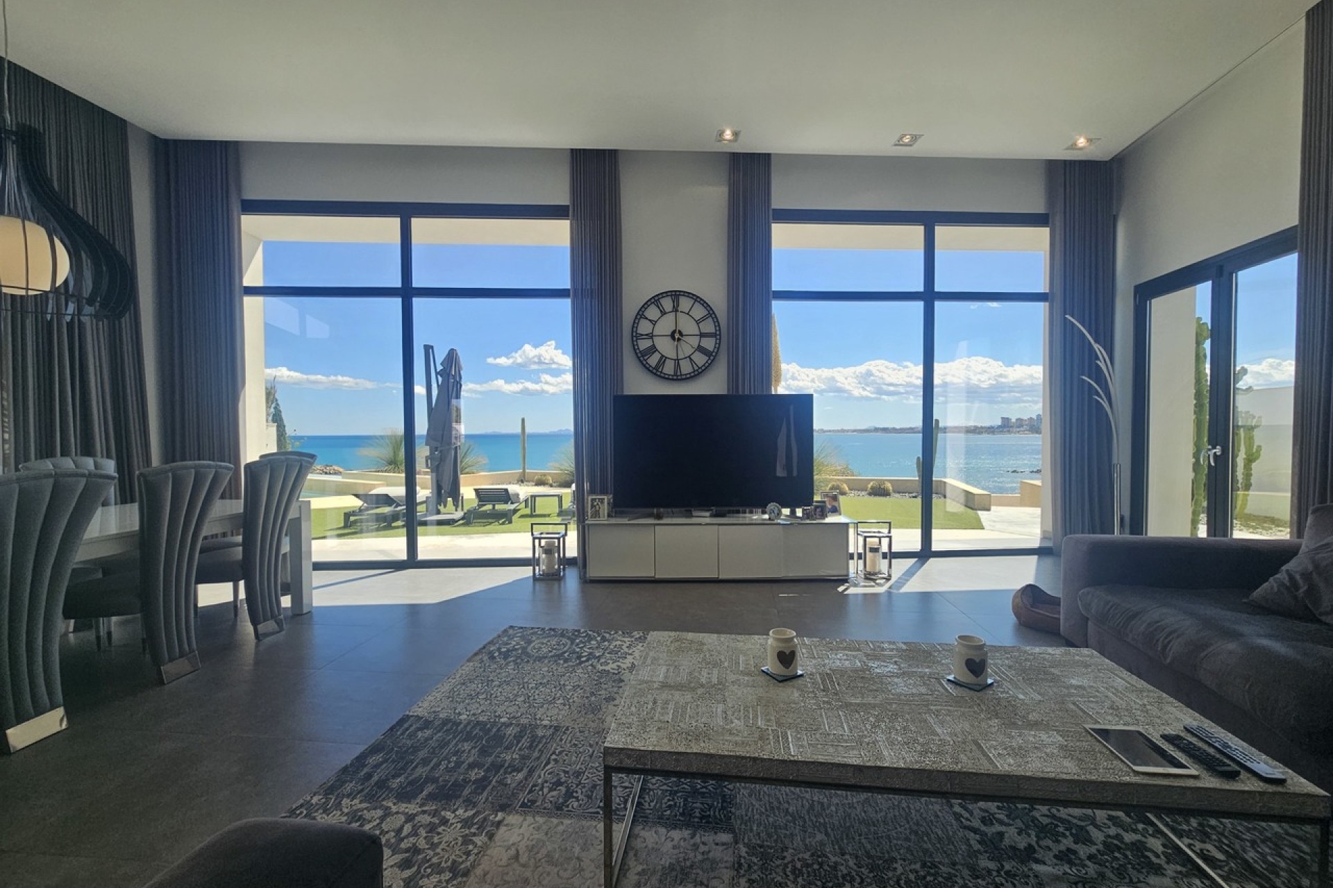 Återförsäljning - Villa -
Cabo Roig - Costa Blanca