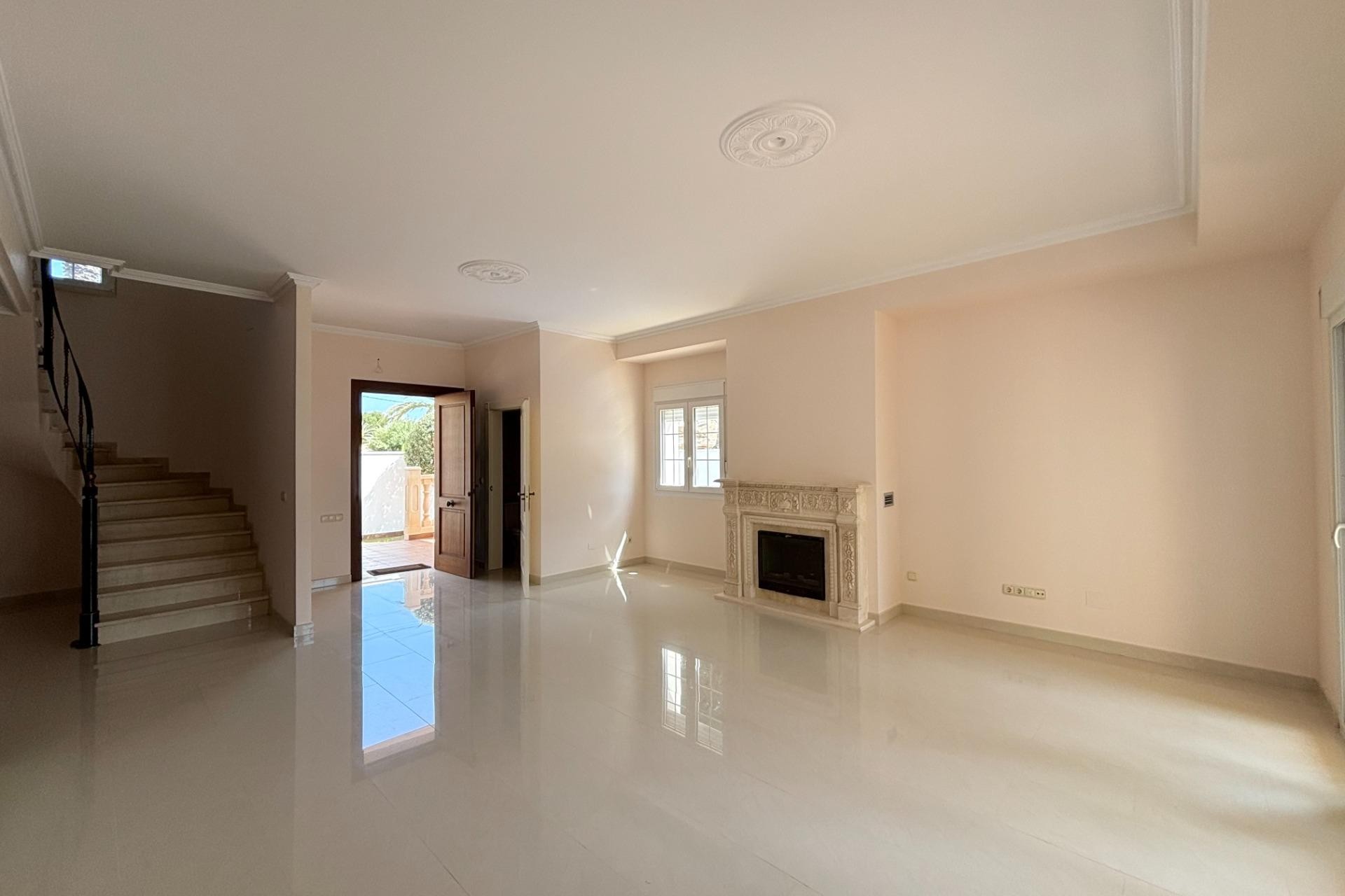Återförsäljning - Villa -
Cabo Roig - Costa Blanca