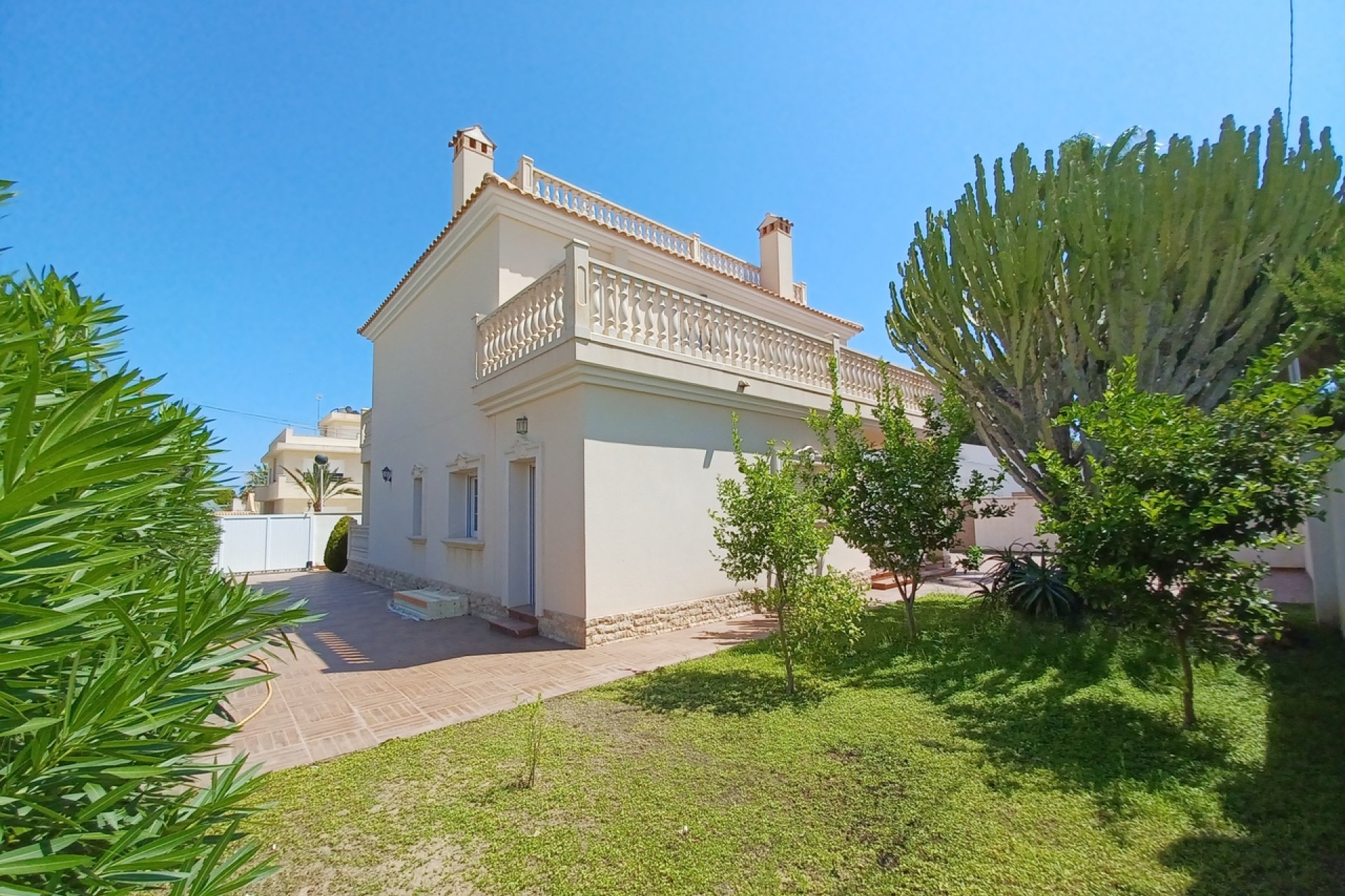 Återförsäljning - Villa -
Cabo Roig - Costa Blanca