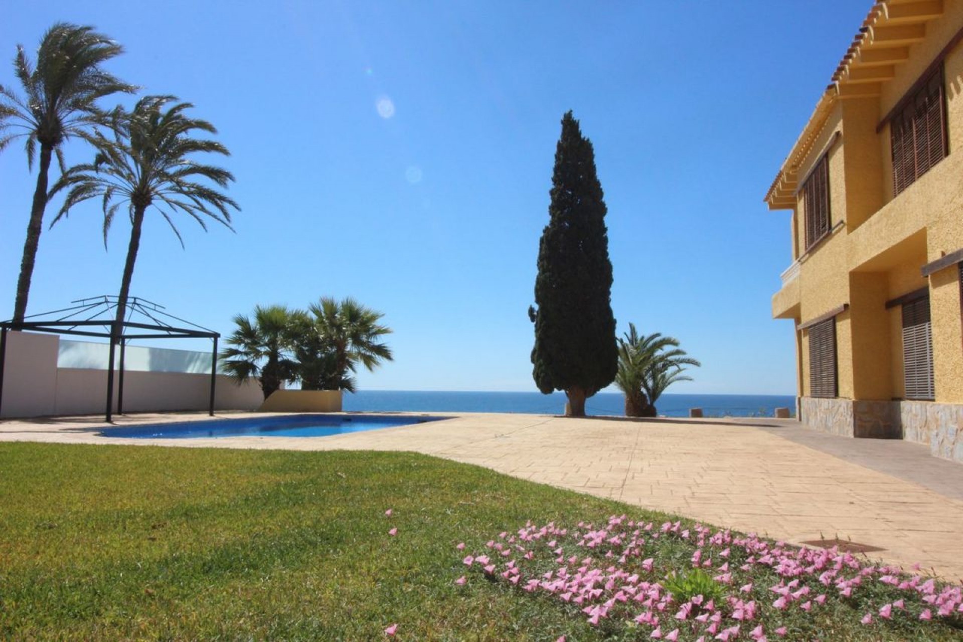 Återförsäljning - Villa -
Cabo Roig - Costa Blanca