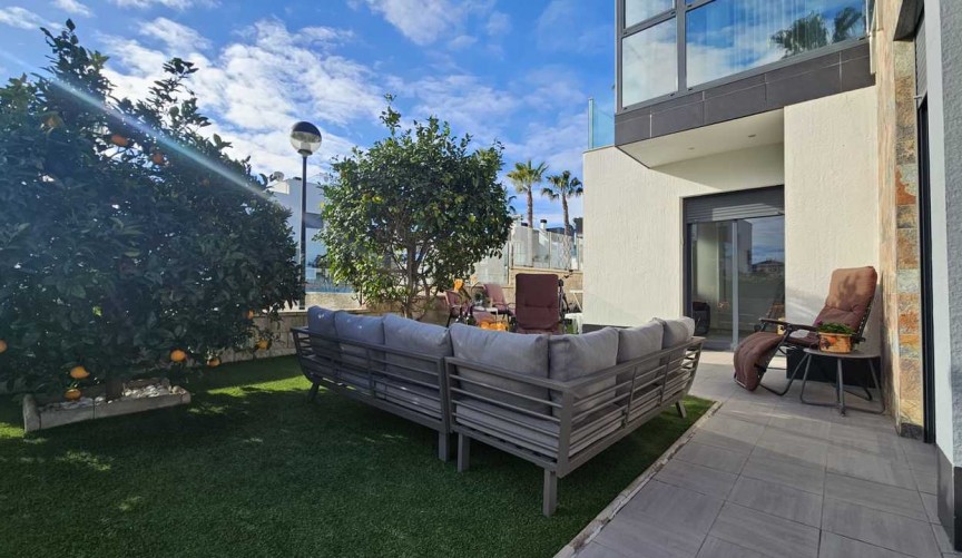 Återförsäljning - Villa -
Cabo Roig - Costa Blanca