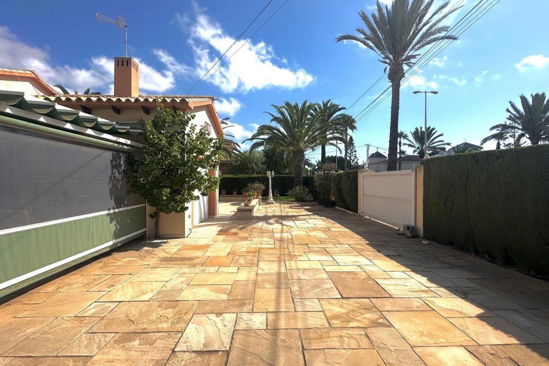 Återförsäljning - Villa -
Cabo Roig - Costa Blanca