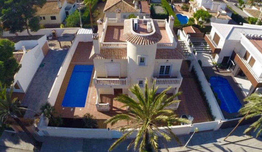 Återförsäljning - Villa -
Cabo Roig - Costa Blanca