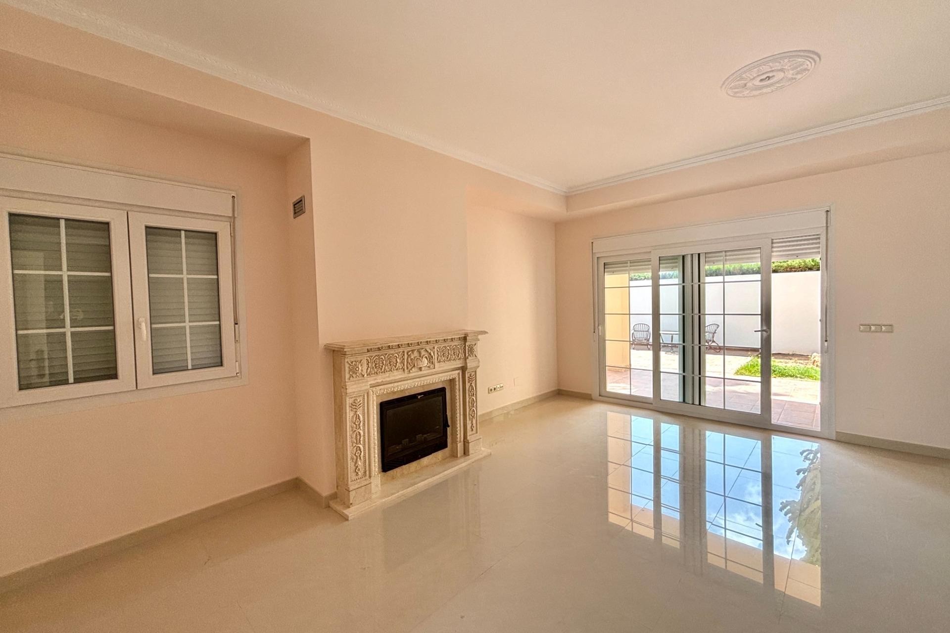 Återförsäljning - Villa -
Cabo Roig - Costa Blanca