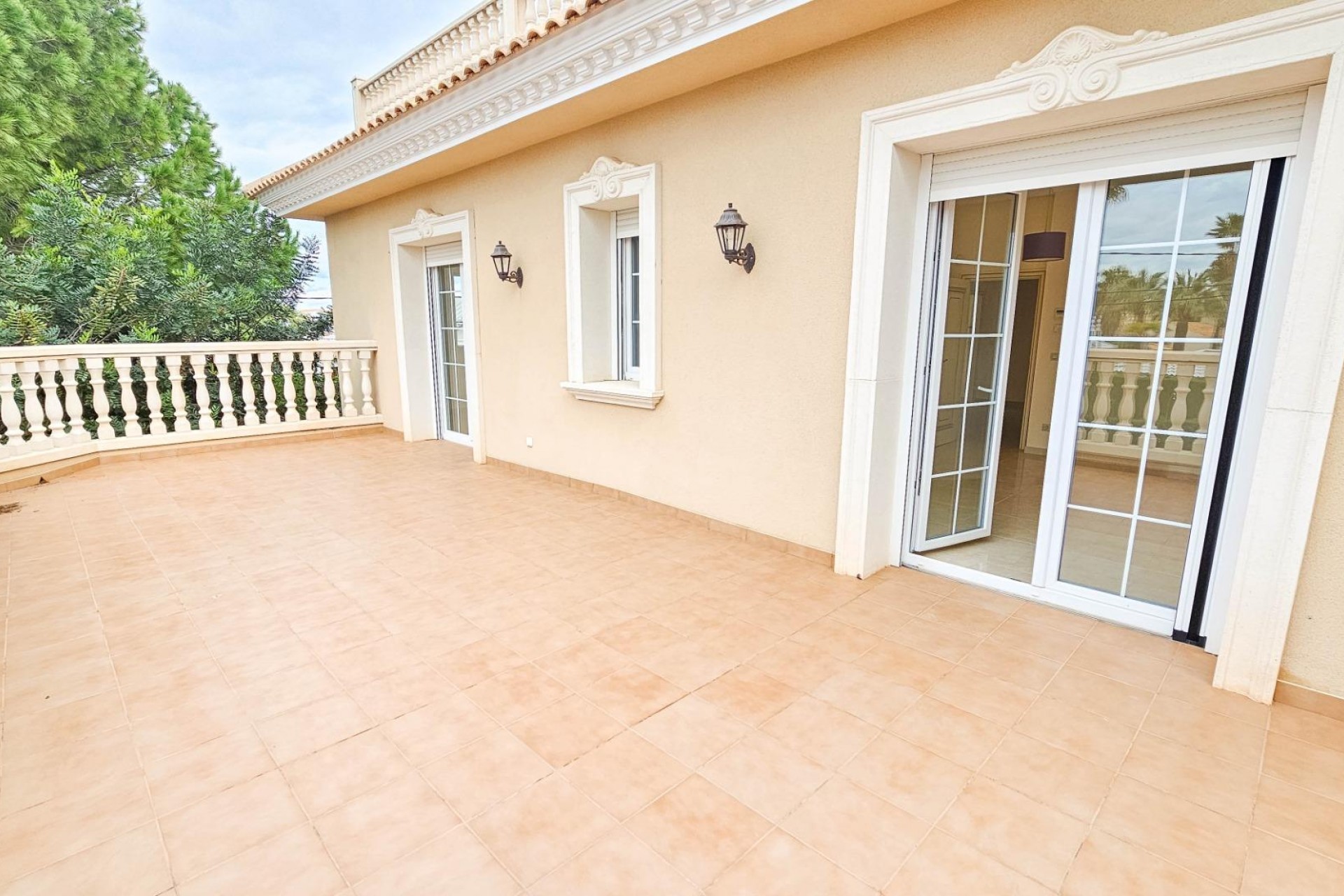 Återförsäljning - Villa -
Cabo Roig
