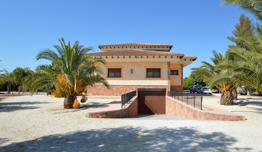 Återförsäljning - Villa -
Callosa de Segura - Callosilla