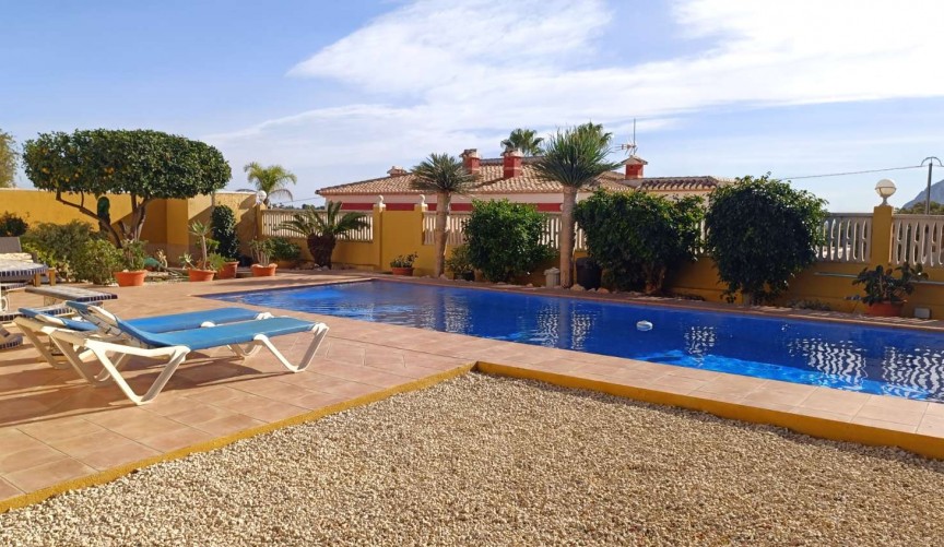 Återförsäljning - Villa -
Calpe - Costa Blanca