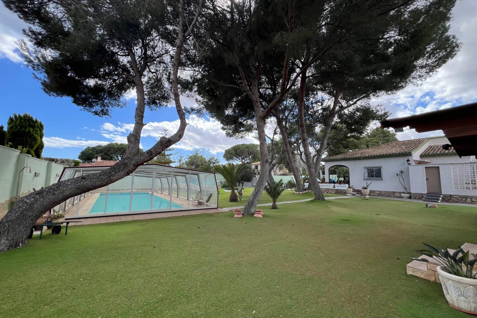 Återförsäljning - Villa -
Campoamor - Costa Blanca