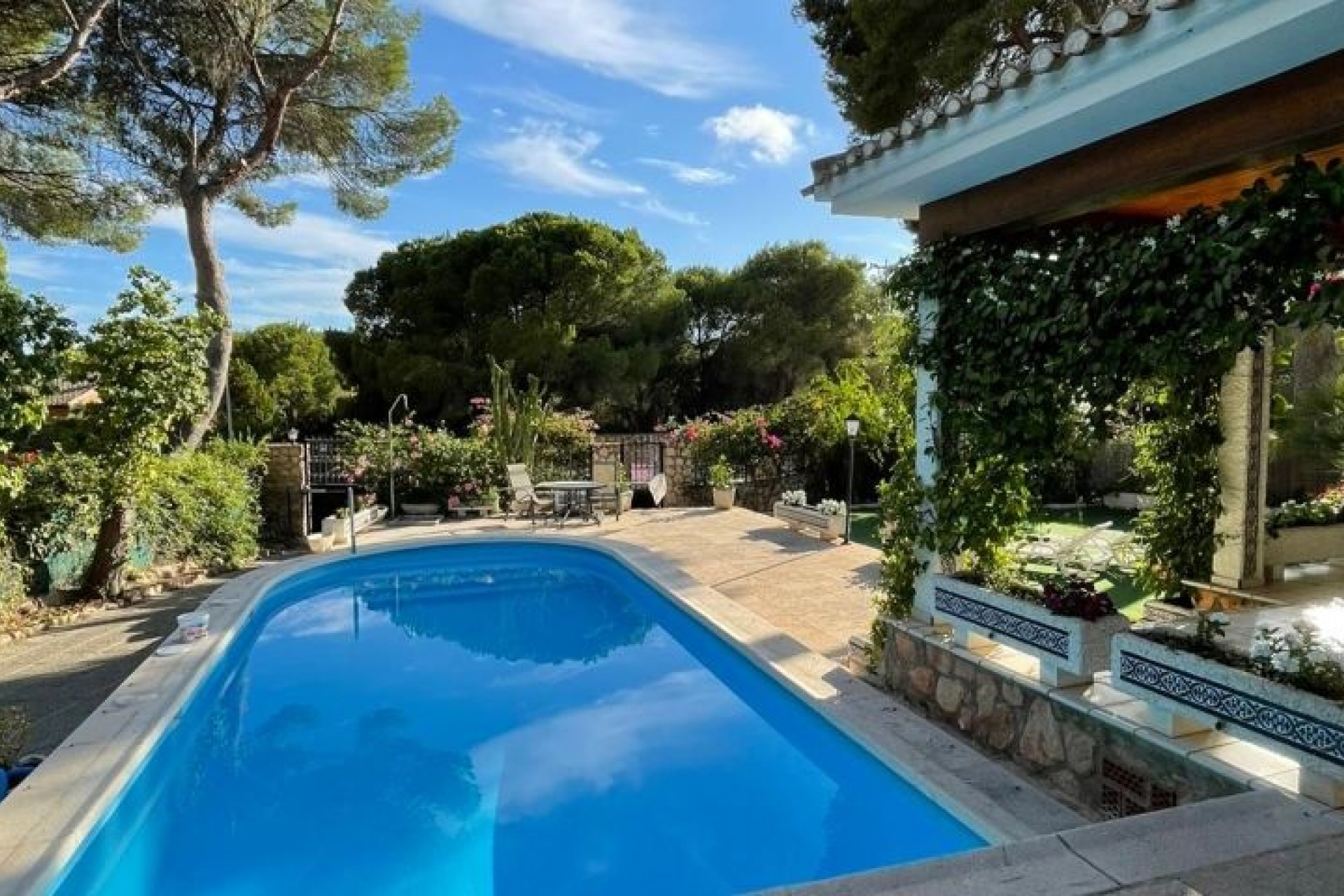 Återförsäljning - Villa -
Campoamor - Costa Blanca