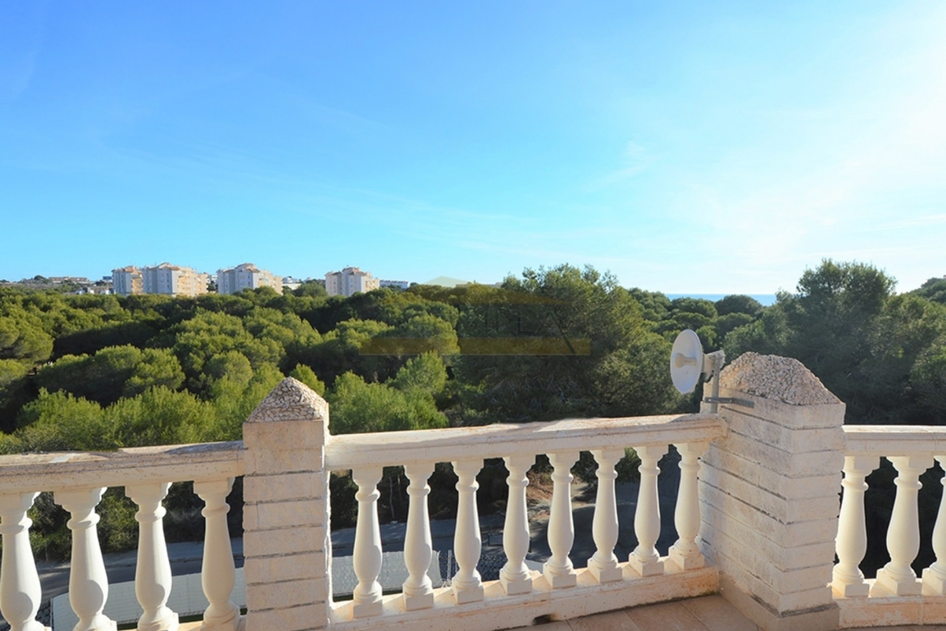 Återförsäljning - Villa -
Campoamor - Costa Blanca