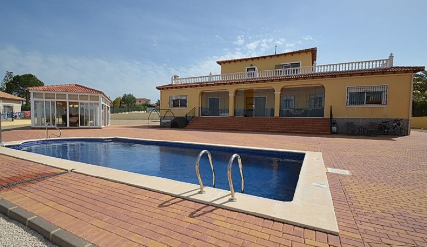 Återförsäljning - Villa -
Campos del Río - Inland