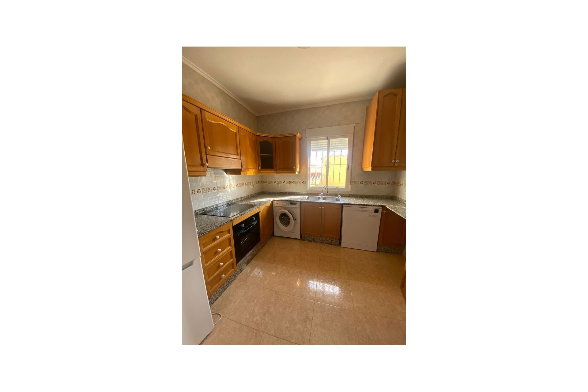 Återförsäljning - Villa -
Catral - Costa Blanca