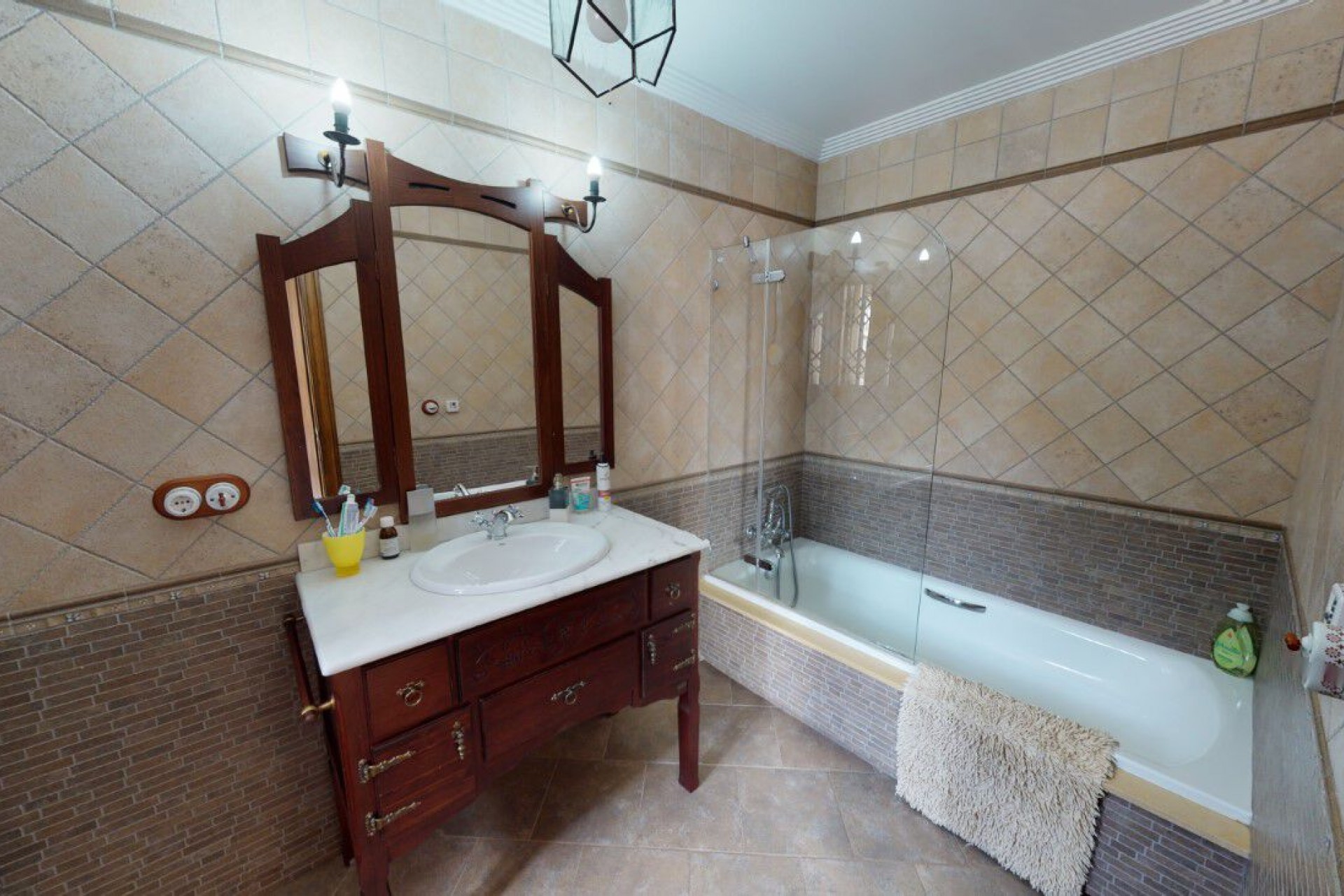 Återförsäljning - Villa -
Catral - Costa Blanca