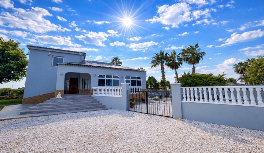 Återförsäljning - Villa -
Catral - Costa Blanca