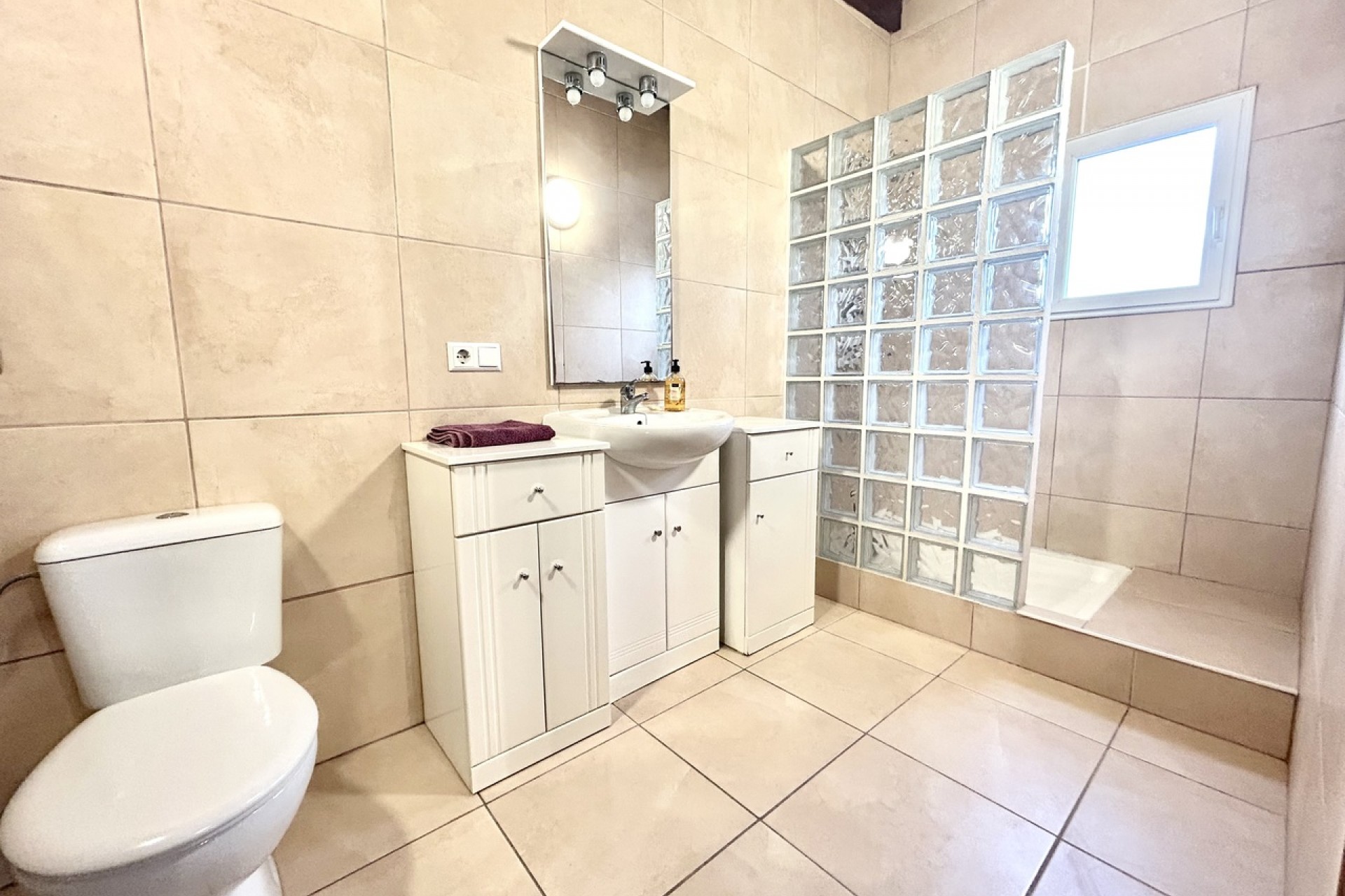 Återförsäljning - Villa -
Catral - Costa Blanca