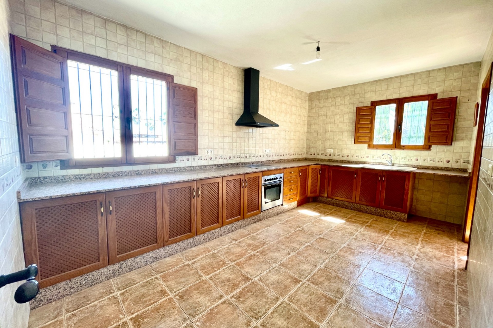 Återförsäljning - Villa -
Catral - Costa Blanca