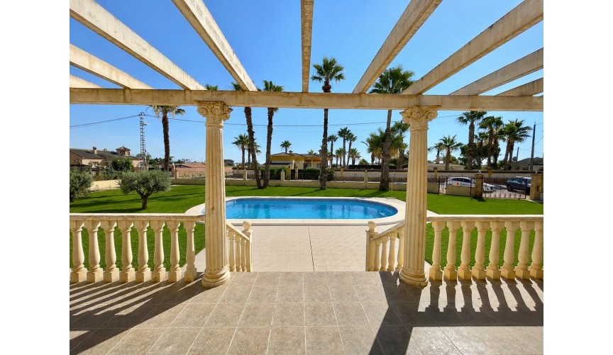 Återförsäljning - Villa -
Catral - Costa Blanca