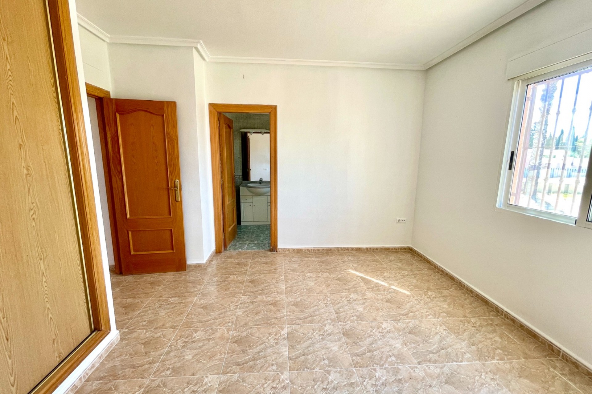 Återförsäljning - Villa -
Catral - Costa Blanca