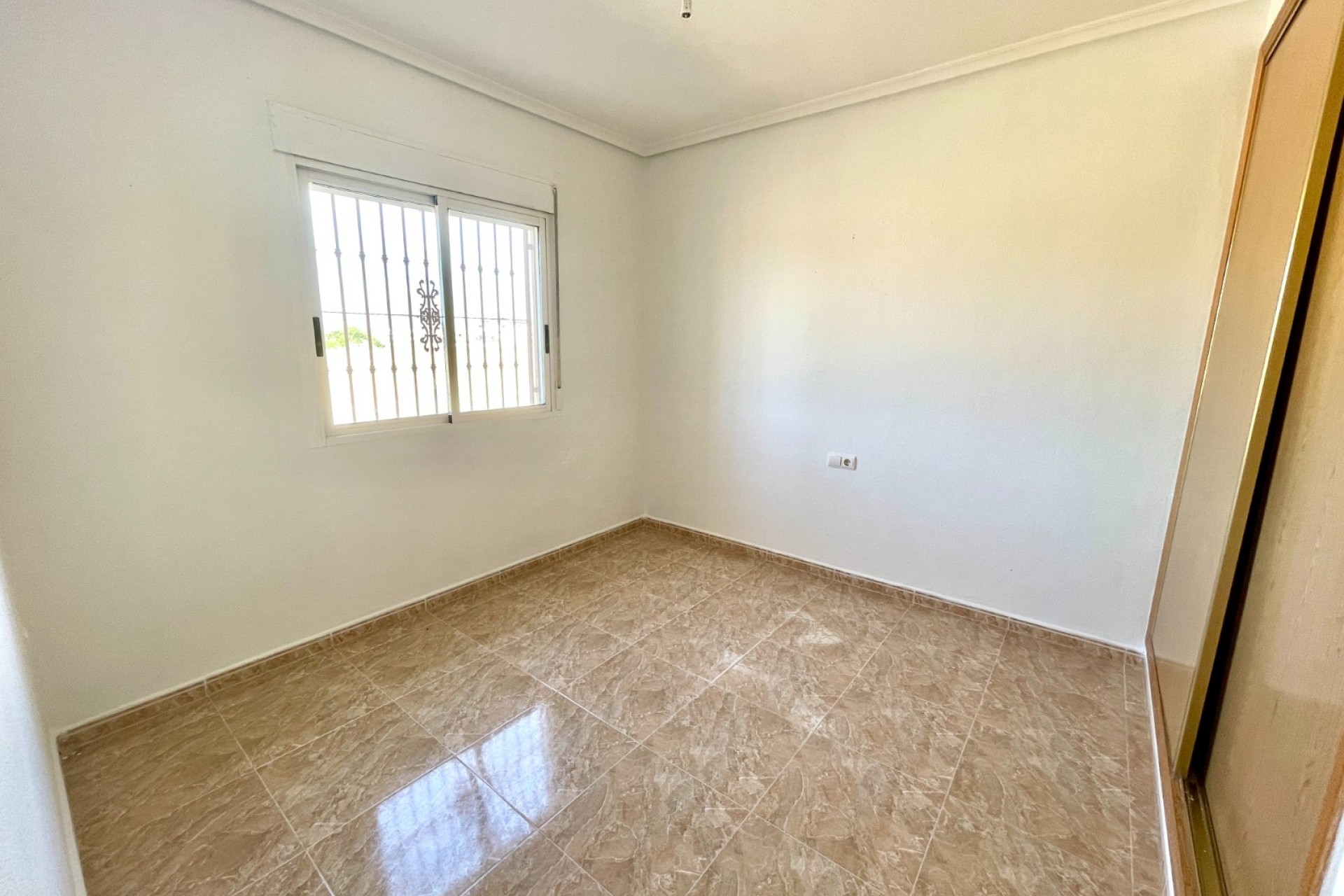 Återförsäljning - Villa -
Catral - Costa Blanca