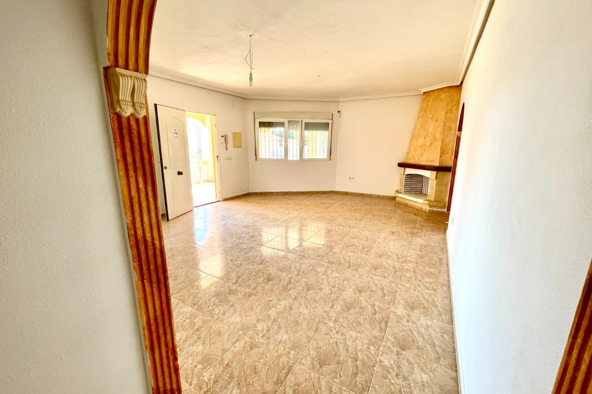 Återförsäljning - Villa -
Catral - Costa Blanca