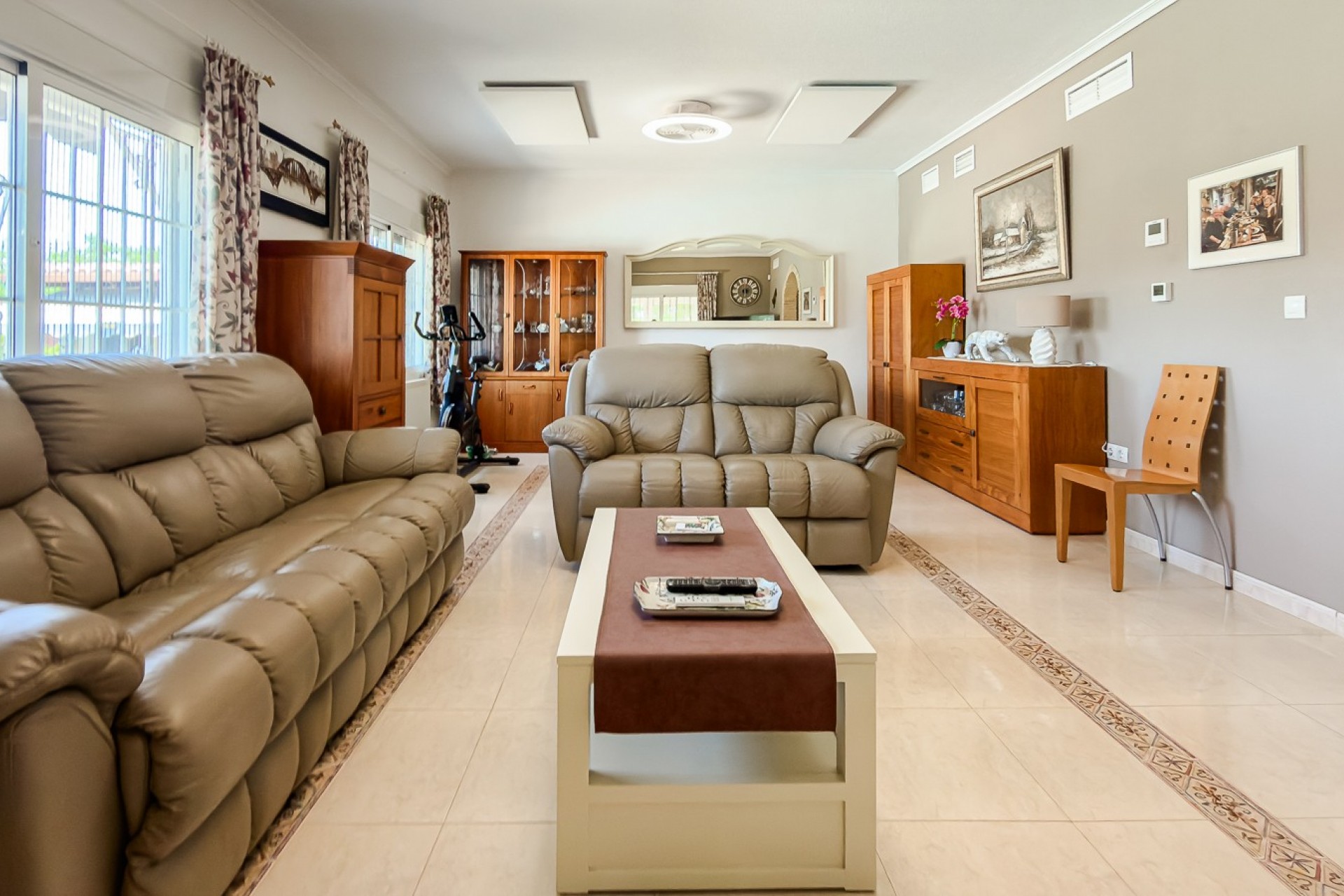 Återförsäljning - Villa -
Catral - Costa Blanca