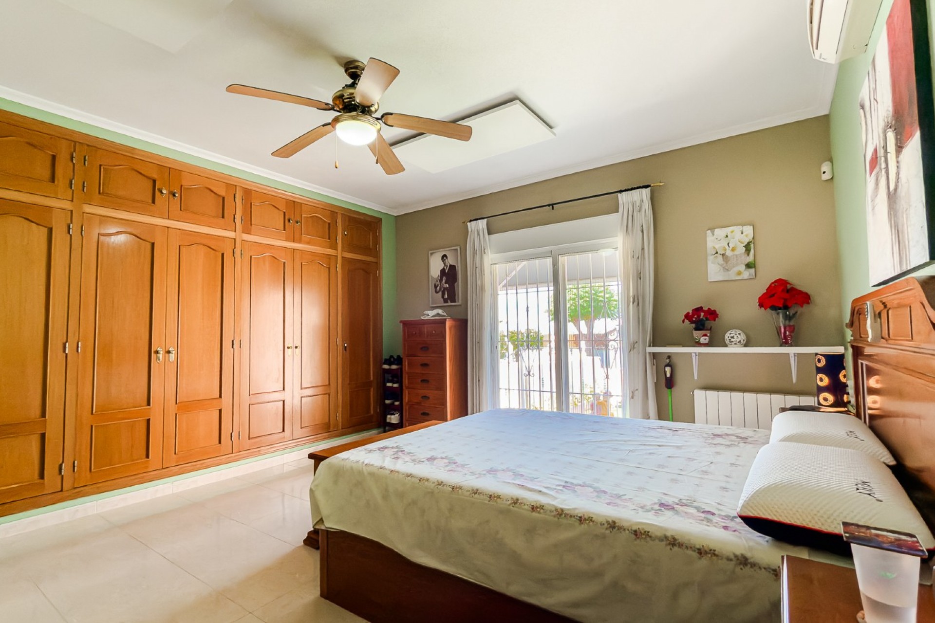 Återförsäljning - Villa -
Catral - Costa Blanca
