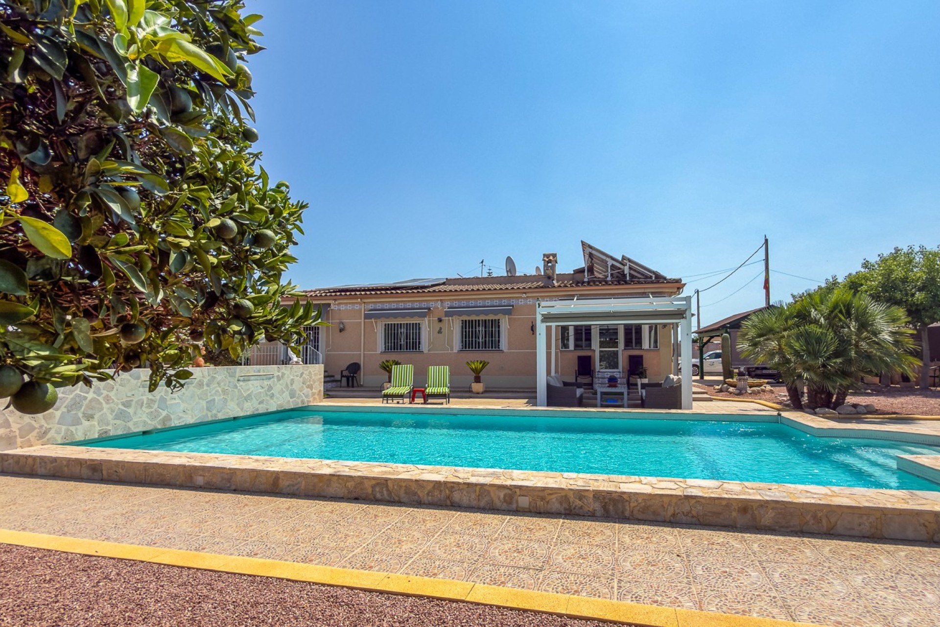 Återförsäljning - Villa -
Catral - Costa Blanca