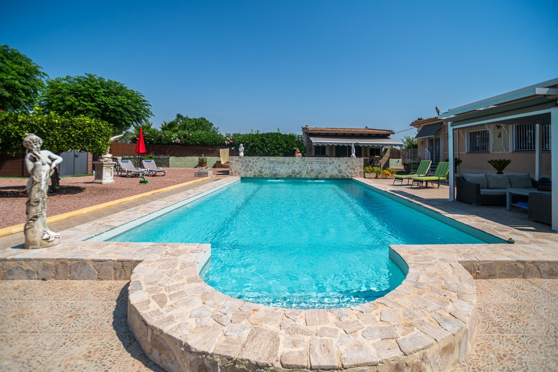 Återförsäljning - Villa -
Catral - Costa Blanca