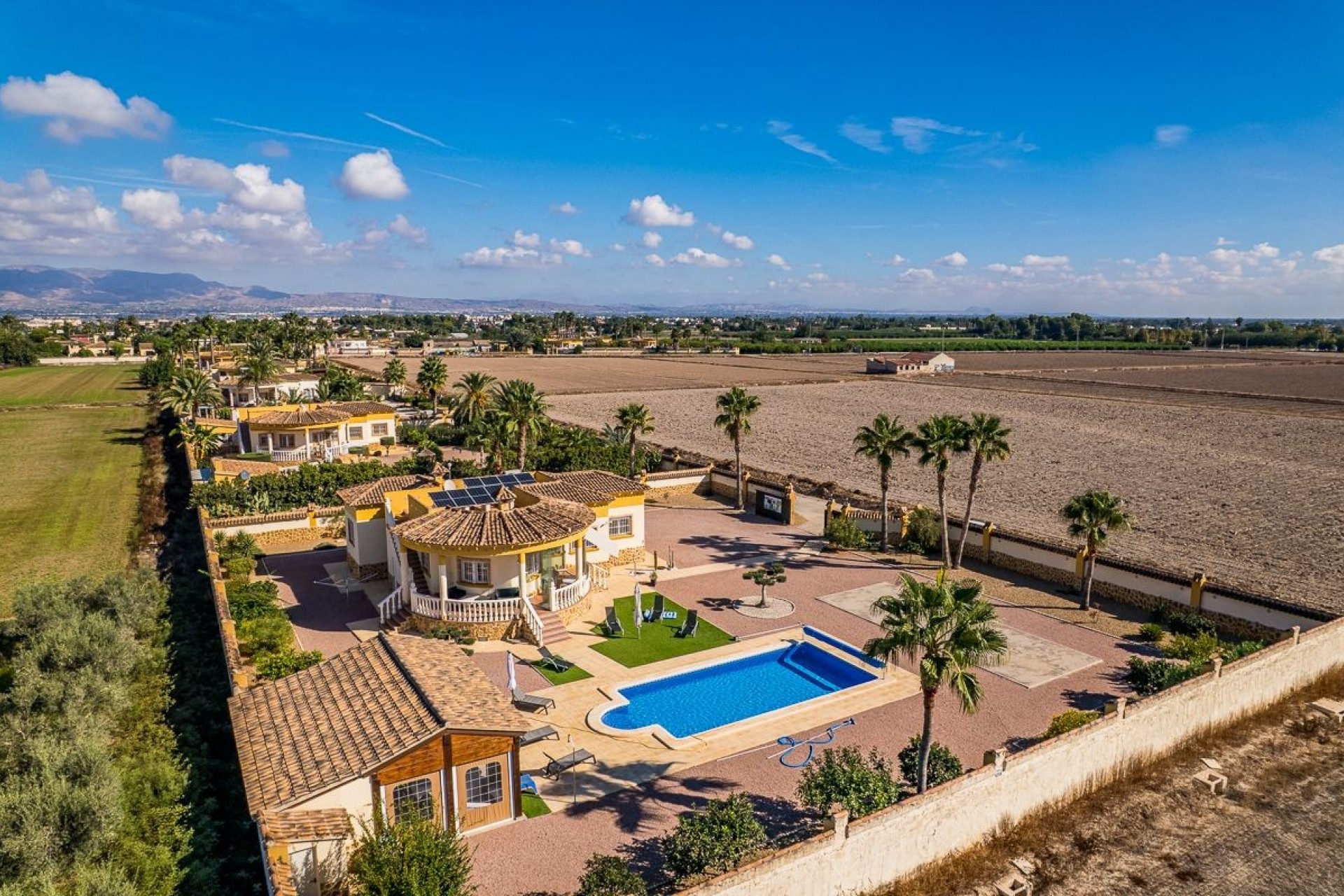 Återförsäljning - Villa -
Catral - Costa Blanca