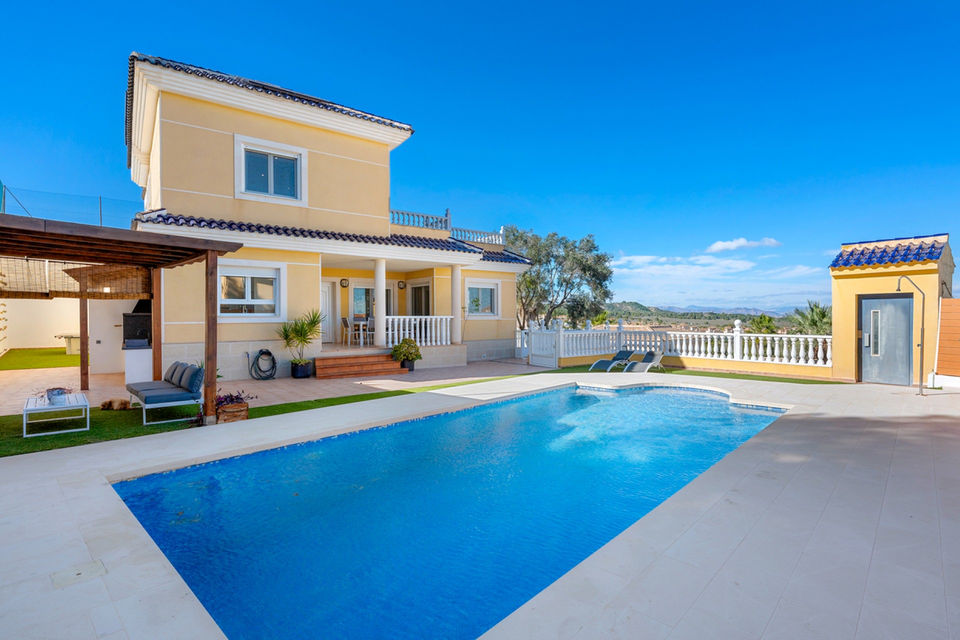 Återförsäljning - Villa -
Ciudad De Las Comunicaciones - Costa Blanca