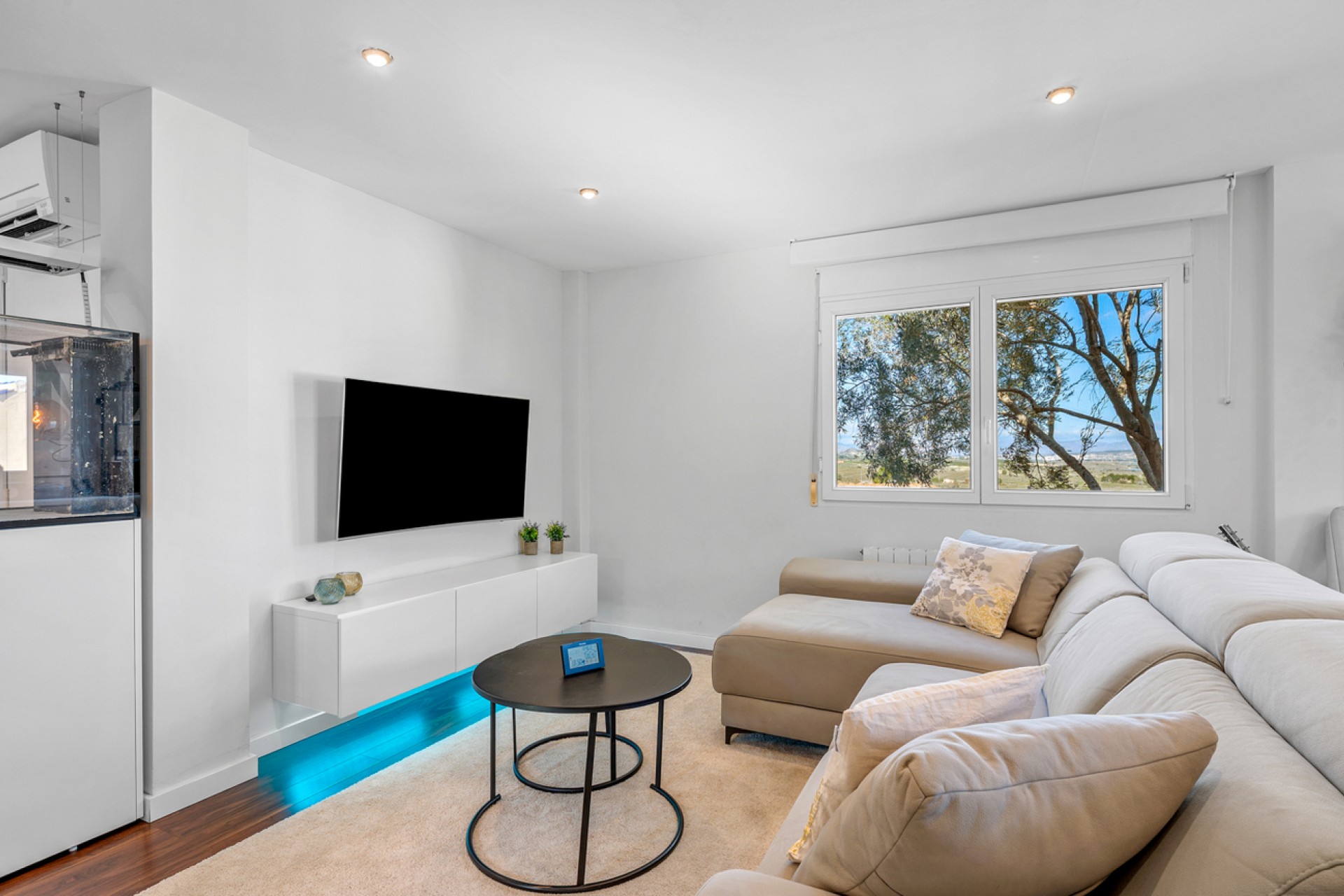 Återförsäljning - Villa -
Ciudad De Las Comunicaciones - Costa Blanca