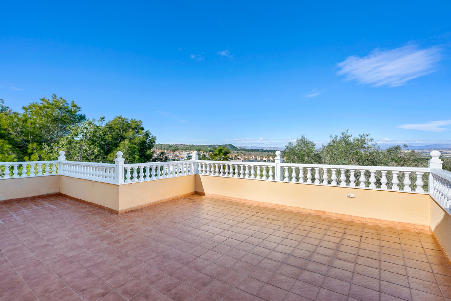 Återförsäljning - Villa -
Ciudad De Las Comunicaciones - Costa Blanca
