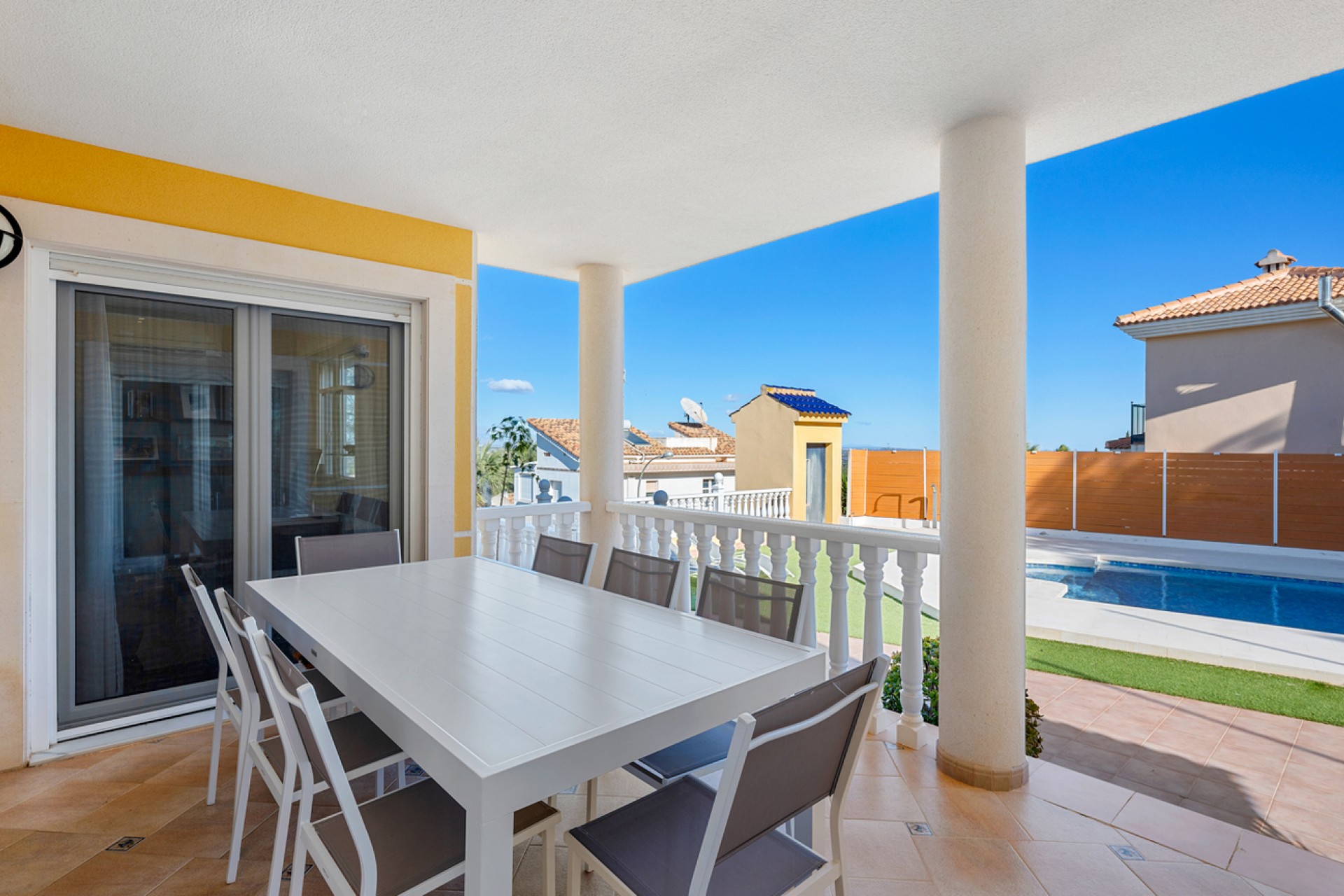 Återförsäljning - Villa -
Ciudad De Las Comunicaciones - Costa Blanca