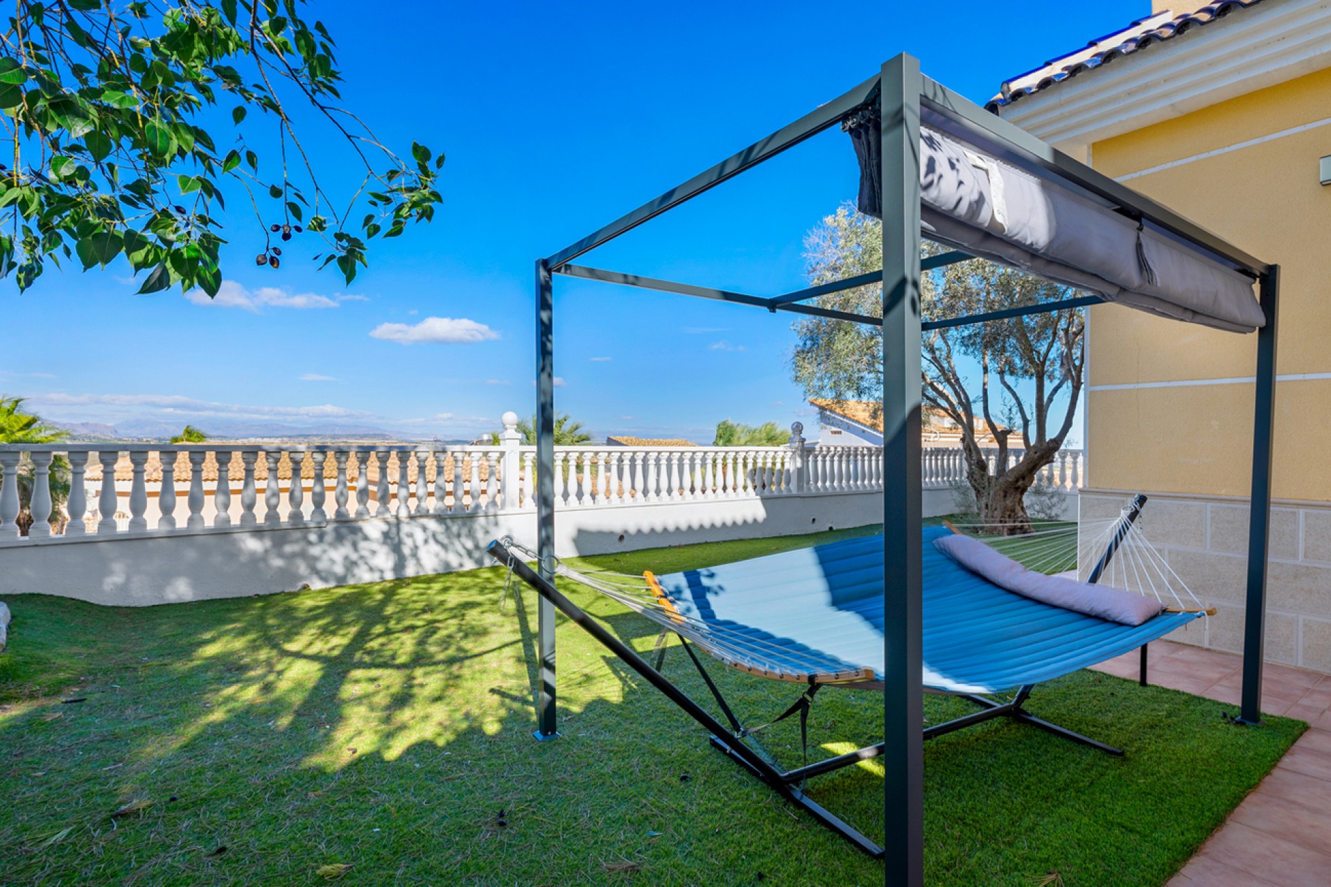 Återförsäljning - Villa -
Ciudad De Las Comunicaciones - Costa Blanca