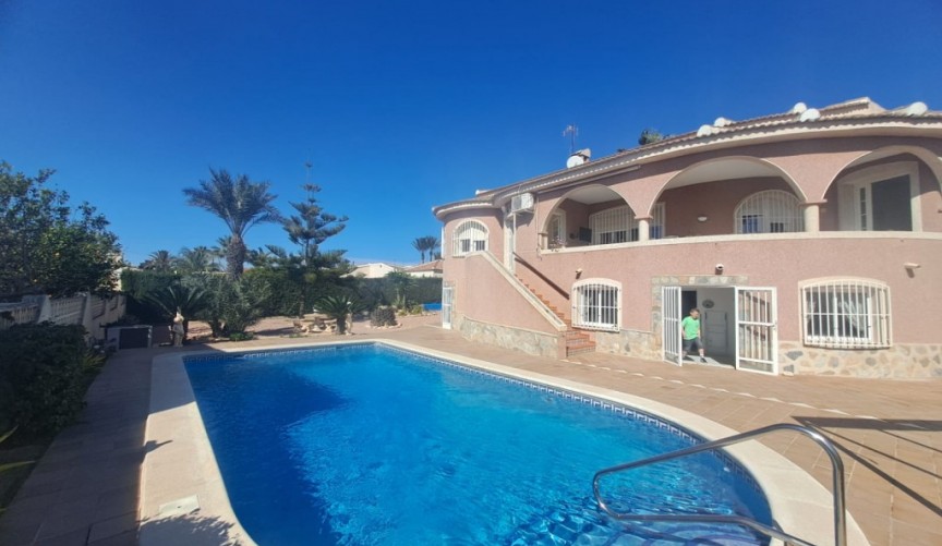 Återförsäljning - Villa -
Ciudad Quesada - Costa Blanca