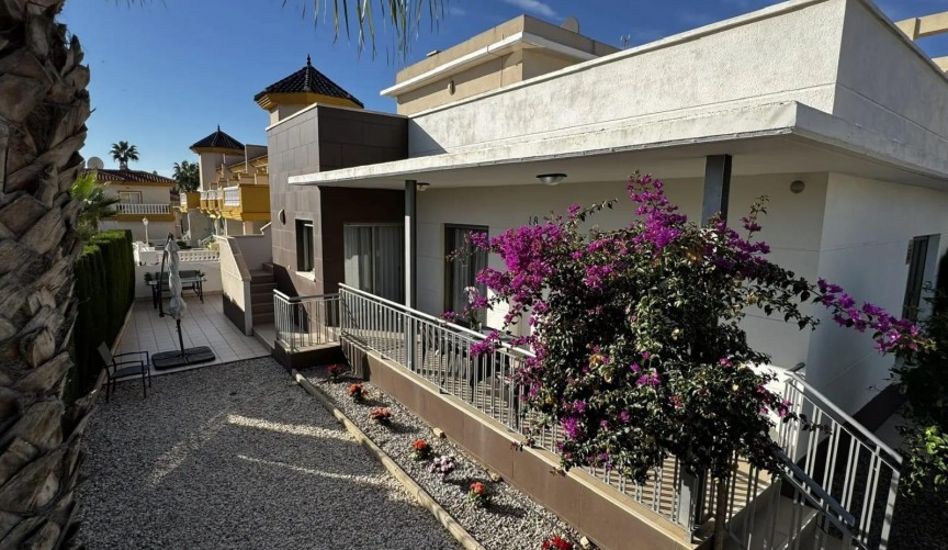 Återförsäljning - Villa -
Ciudad Quesada - Dona Pepa