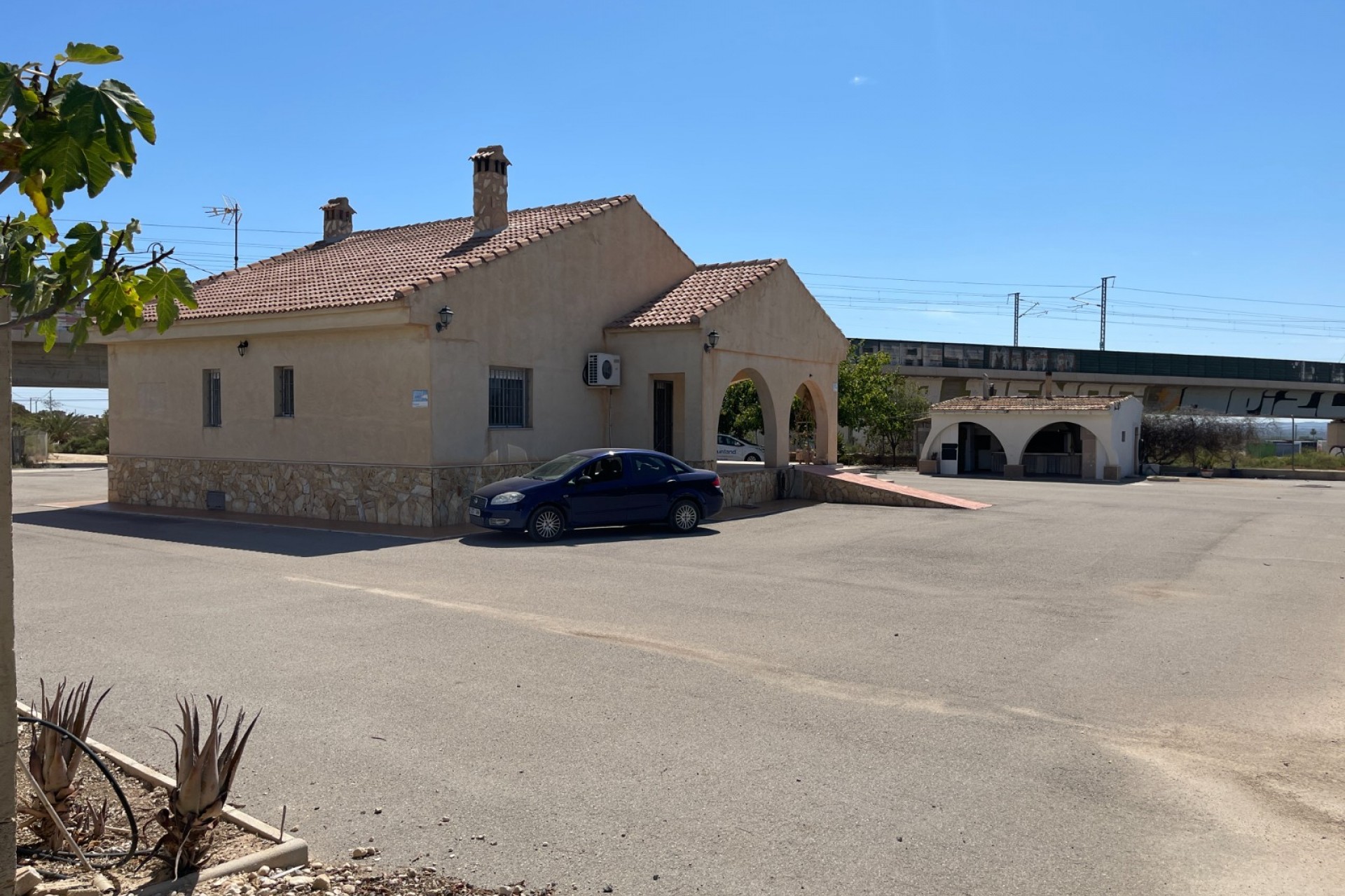 Återförsäljning - Villa -
Crevillent - Inland