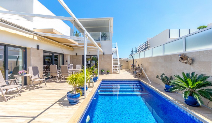 Återförsäljning - Villa -
Daya Nueva - Costa Blanca