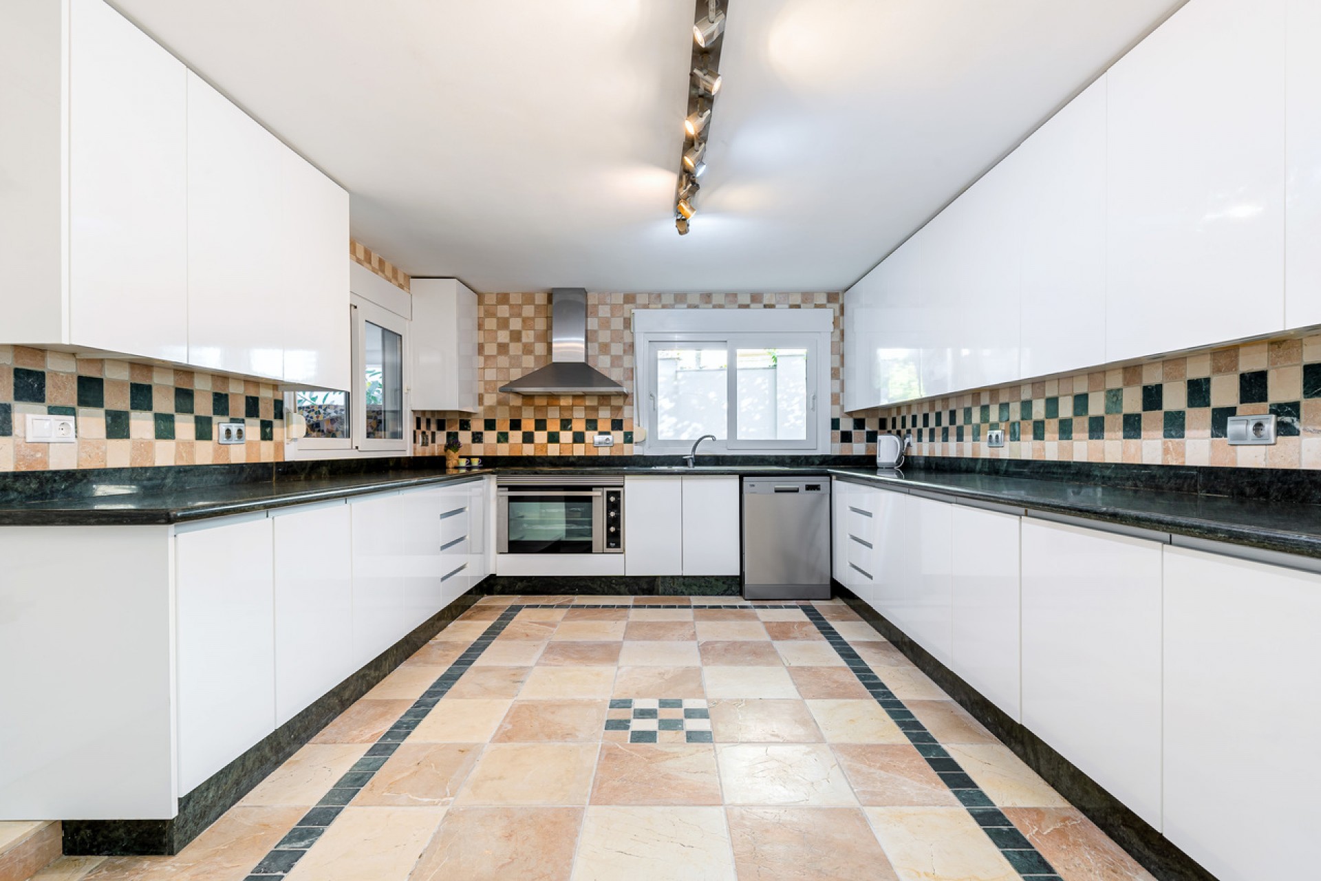 Återförsäljning - Villa -
Dehesa de Campoamor - Costa Blanca