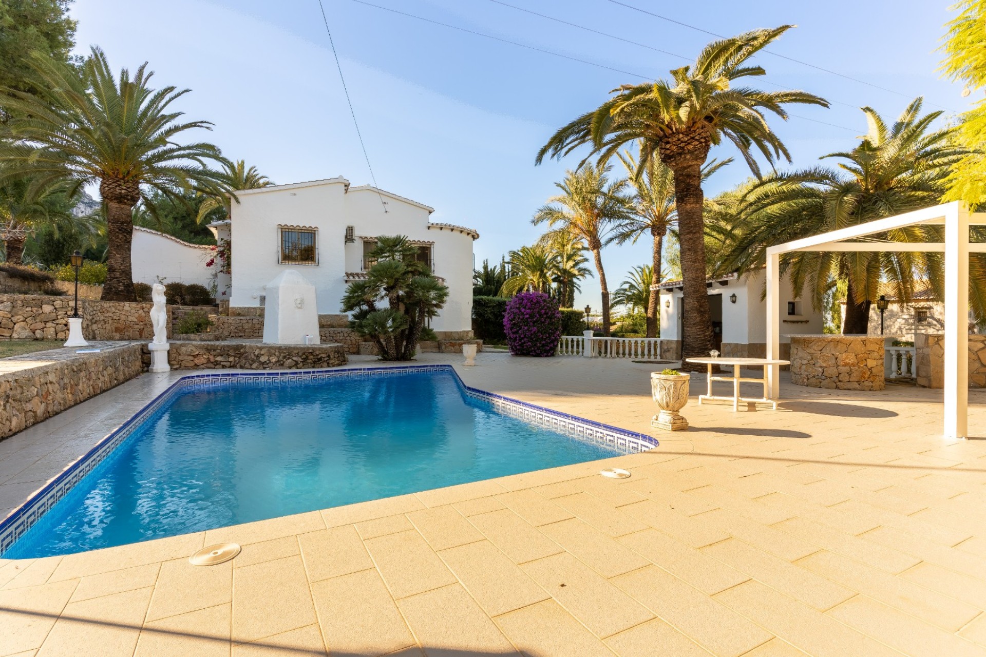 Återförsäljning - Villa -
Denia - Costa Blanca