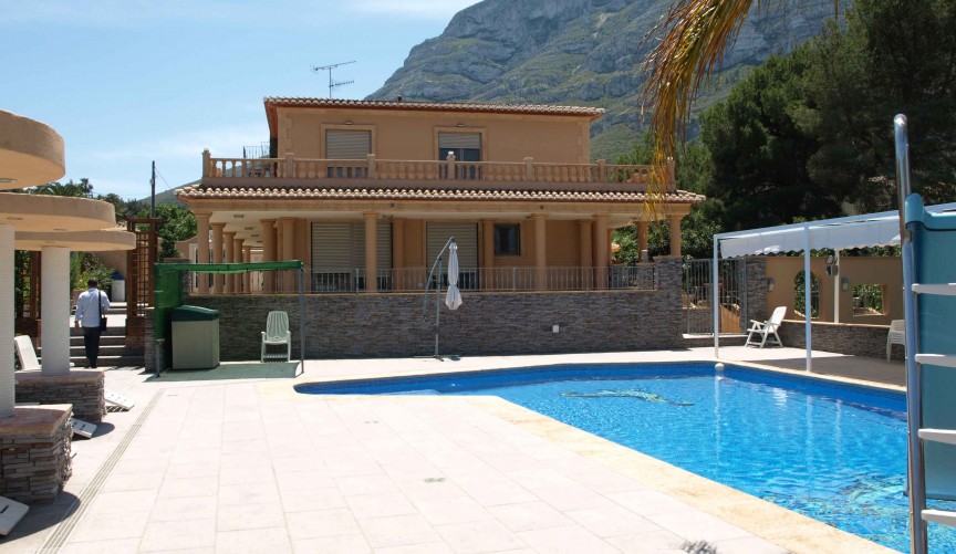 Återförsäljning - Villa -
Denia - Costa Blanca