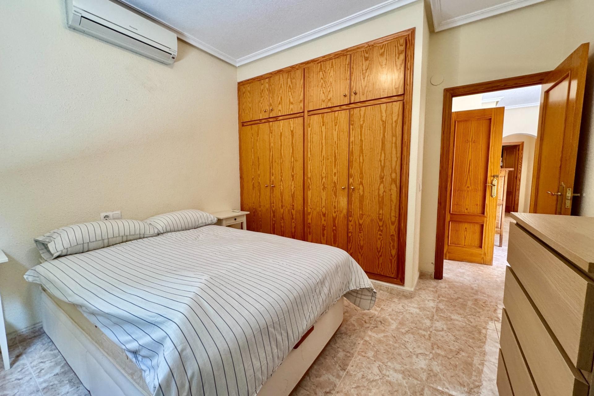 Återförsäljning - Villa -
Dolores - Cmno. Escorredor