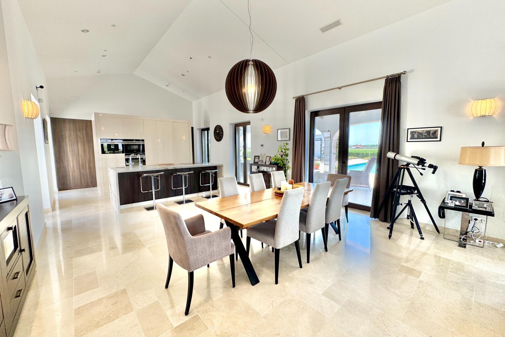 Återförsäljning - Villa -
Dolores - Comunidad Valenciana