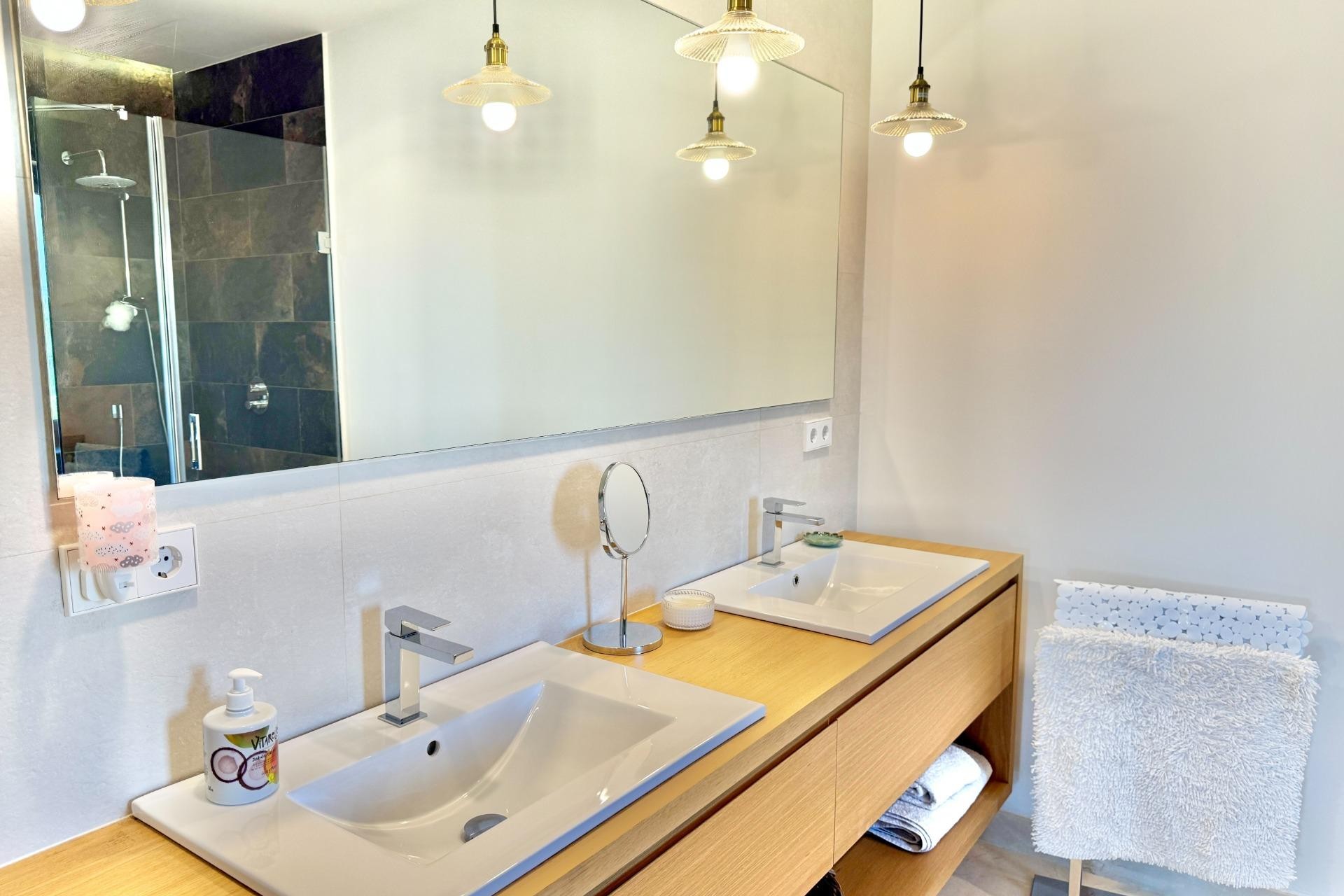 Återförsäljning - Villa -
Dolores - Comunidad Valenciana