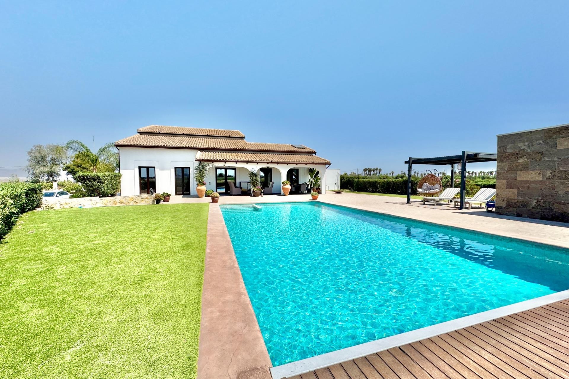 Återförsäljning - Villa -
Dolores - Comunidad Valenciana