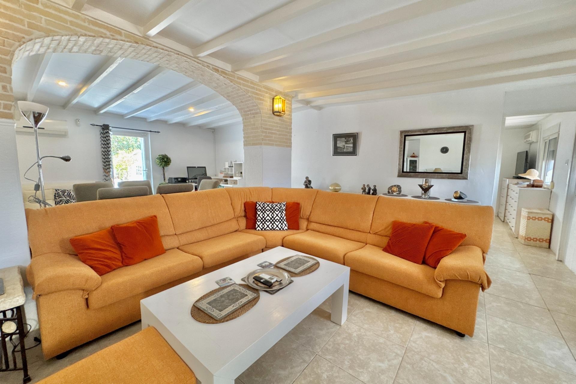 Återförsäljning - Villa -
Dolores - Comunidad Valenciana